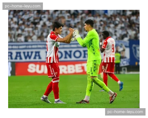 莱比锡少帅塞瓦内：“我们本赛季的目标是确保欧冠资格。”